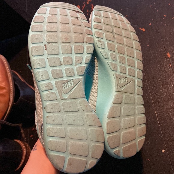 Custom Nike ID Roshe Run - minty green - Picture 3 of 5